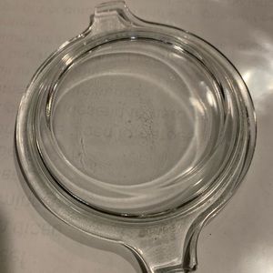 Vintage Pyrex replacement lid - 680-c-22